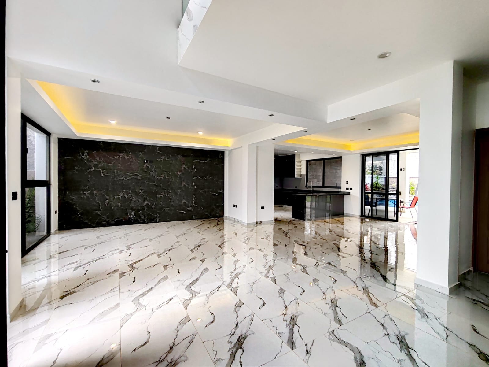 casa en venta Lomas de Cocoyoc con alberca y jardín