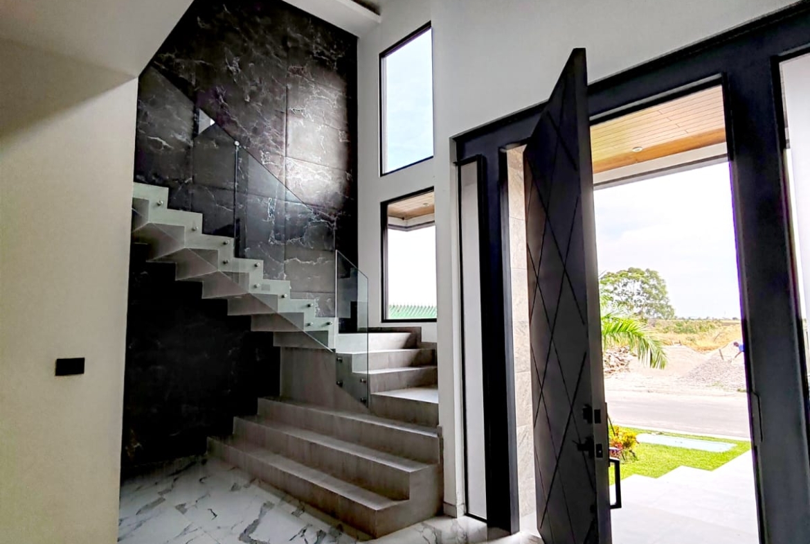 casa en venta Lomas de Cocoyoc con alberca y jardín