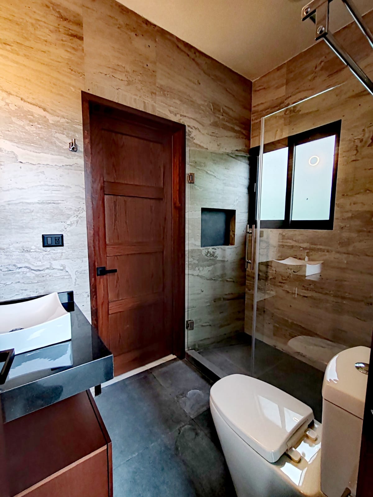 casa en venta Lomas de Cocoyoc con alberca y jardín