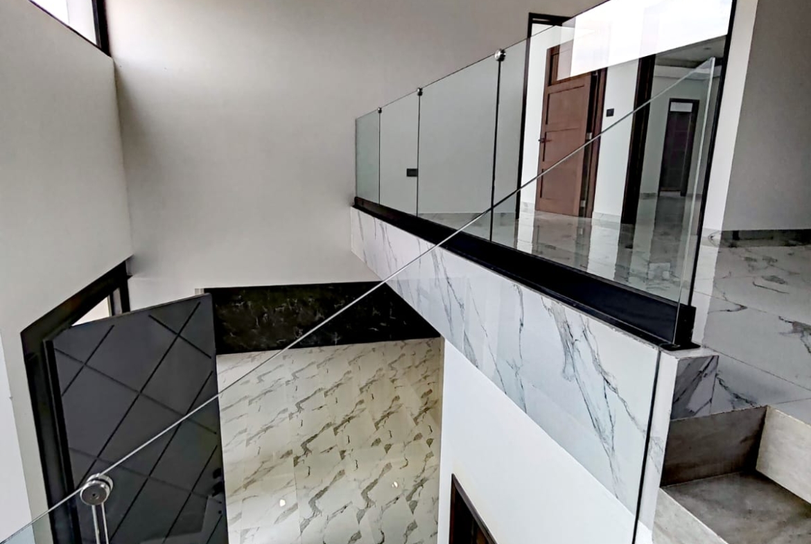 casa en venta Lomas de Cocoyoc con alberca y jardín