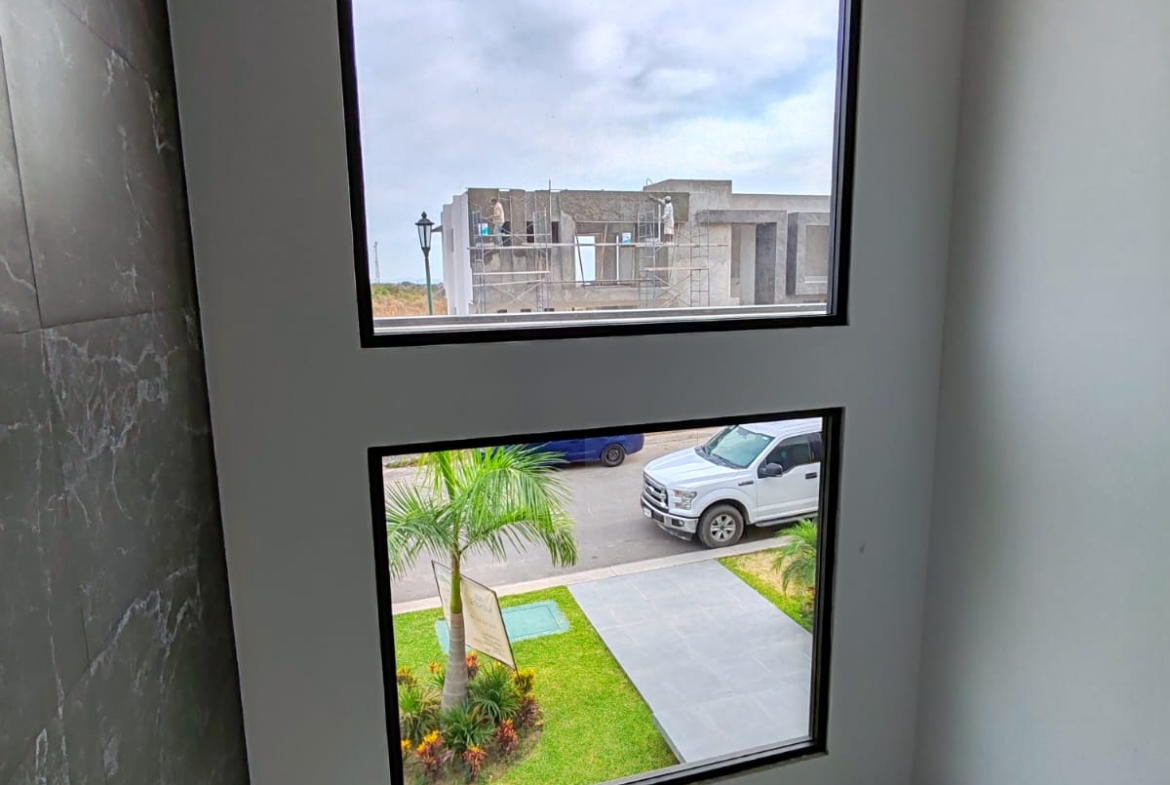 casa en venta Lomas de Cocoyoc con alberca y jardín